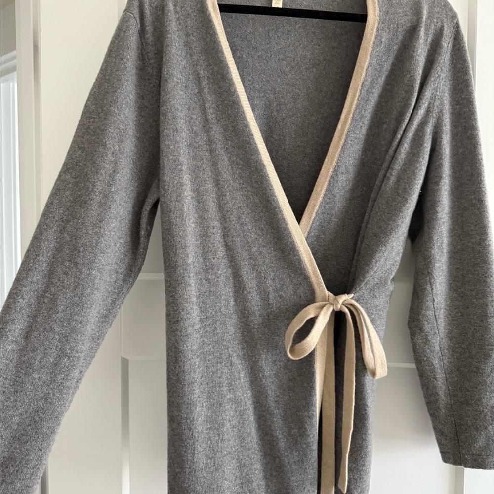 NWOT Eileen Fisher Gray V-Neck Sweater with Cream Trim